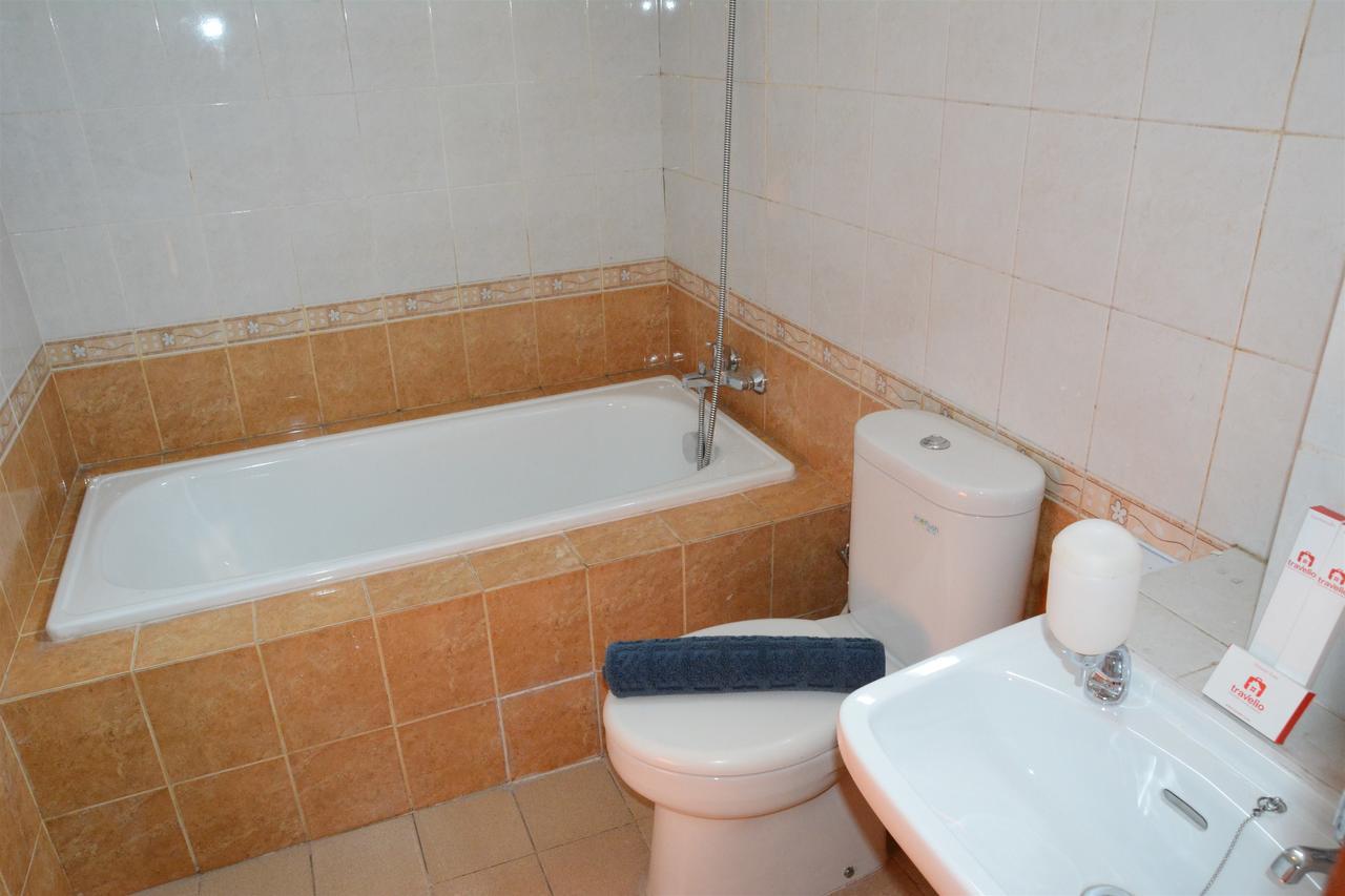 3Br Grand Palace With Private Bathtub By Travelio Jakarta Bagian luar foto